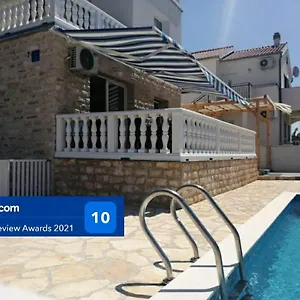 Kuca Za Odmor Postonjski Ferienhaus