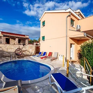 Splendid In Jasenice Ferienhaus